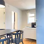 アパート Two-bedroom Close To The Center オーデンセ
