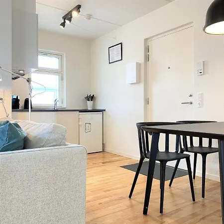 Two-bedroom Close To The Center * 欧登塞