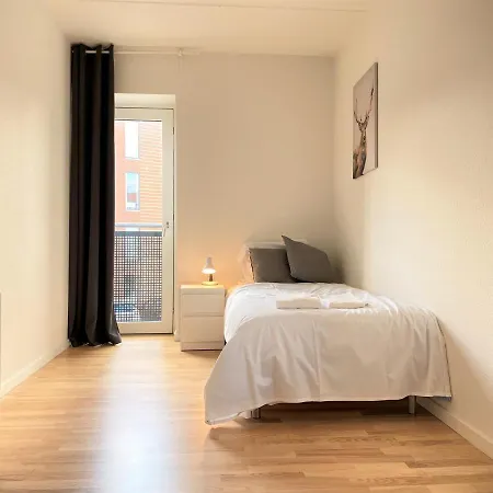 Two-bedroom Close To The Center Апартаменты *