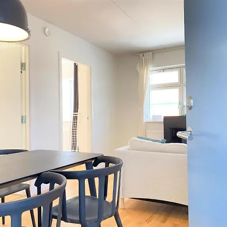 Daire Two-bedroom Close To The Center Odense
