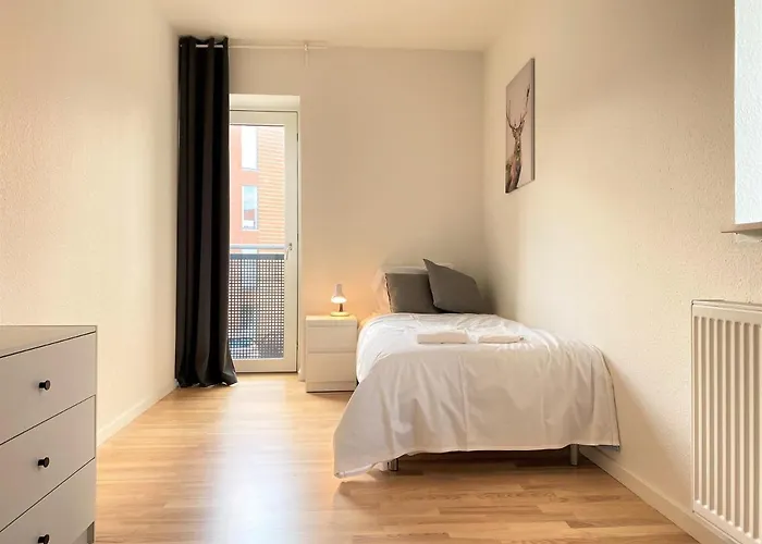 Two-bedroom Close To The Center Appartamento *