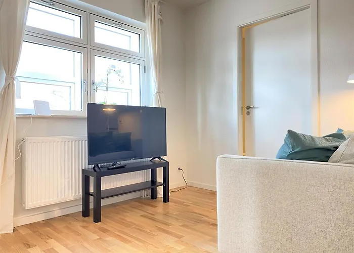 Two-bedroom Close To The Center Appartamento *