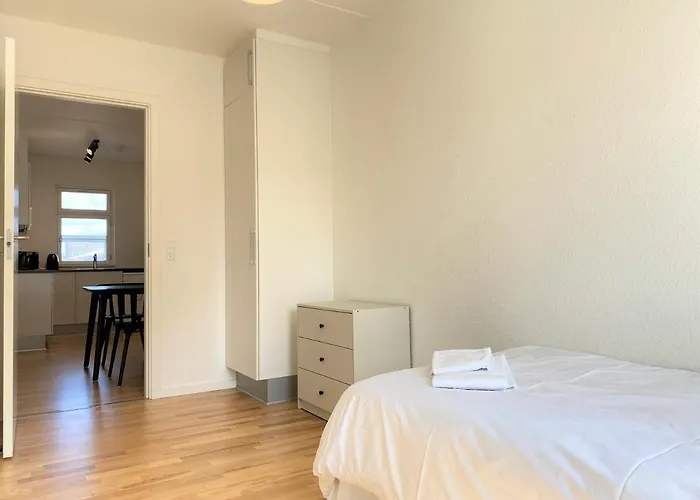 Two-bedroom Close To The Center Appartamento *